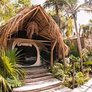 Uman Glamping & Cenote Campismo de Luxo Tulum